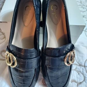 Comfort Plus by Predictions Black Crocodile Pattern Loafers with Gold Rings
